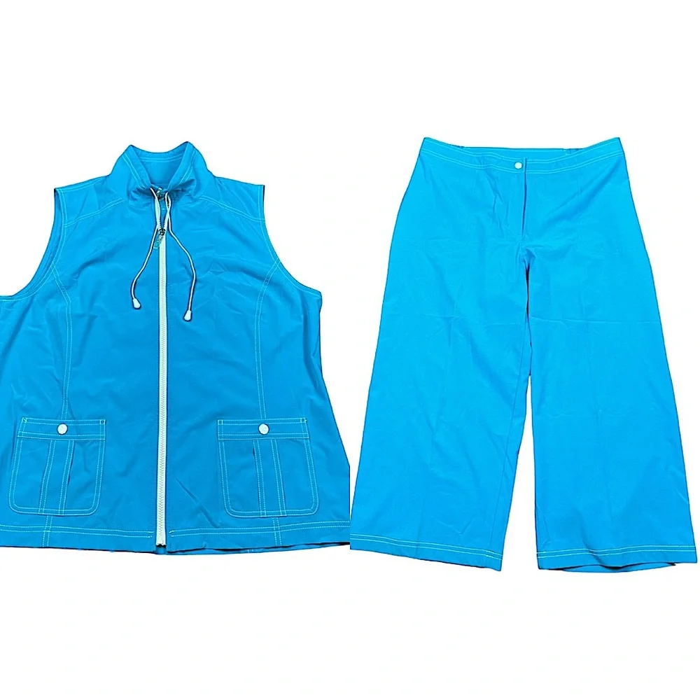 CHICOS ZENERGY: Teal Blue Athletic Vest & Capri Pant Set -Size 2/3 Large/XL